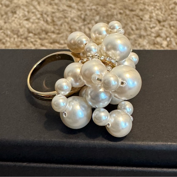 SALE🍁🌟Vintage Collectors Signed Swarovski Statement Gold Ring with faux Pearls - Picture 5 of 6